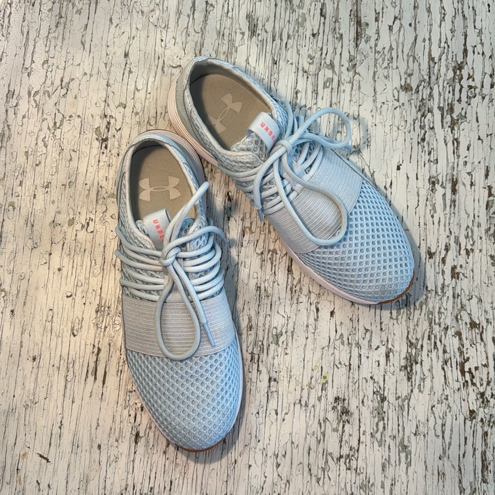 Under Armor Shoes (size 10)